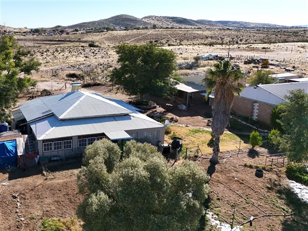 32.9 ha Smallholding 32.9 ha Smallholding