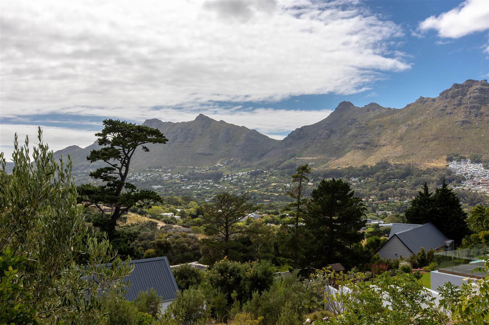 1000 m² Land available in Hout Bay and surrounds photo number 2