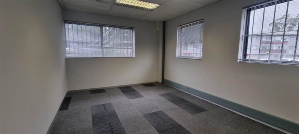 219  m² Commercial space in Bellville Central photo number 7