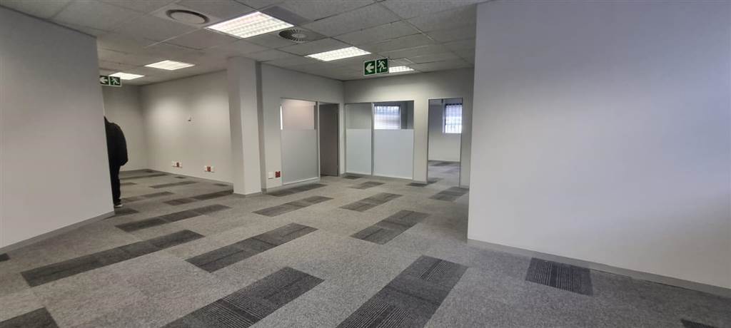 219  m² Commercial space in Bellville Central photo number 3