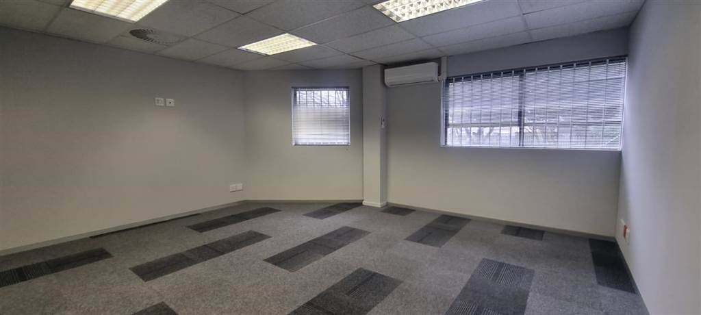 219  m² Commercial space in Bellville Central photo number 6