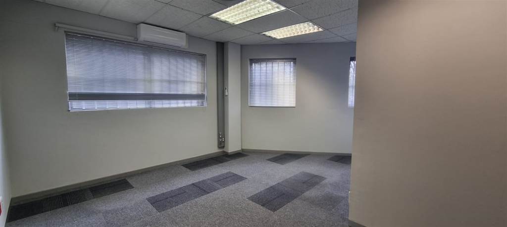 219  m² Commercial space in Bellville Central photo number 8