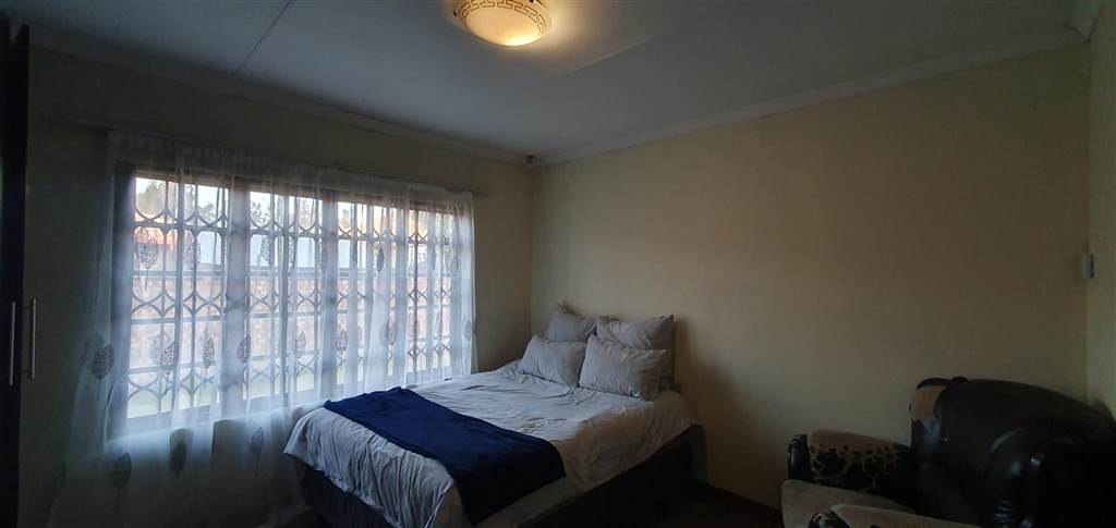 3 Bed House in Highveld Park photo number 14