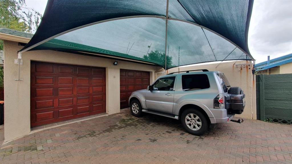 4 Bed House in Secunda photo number 2