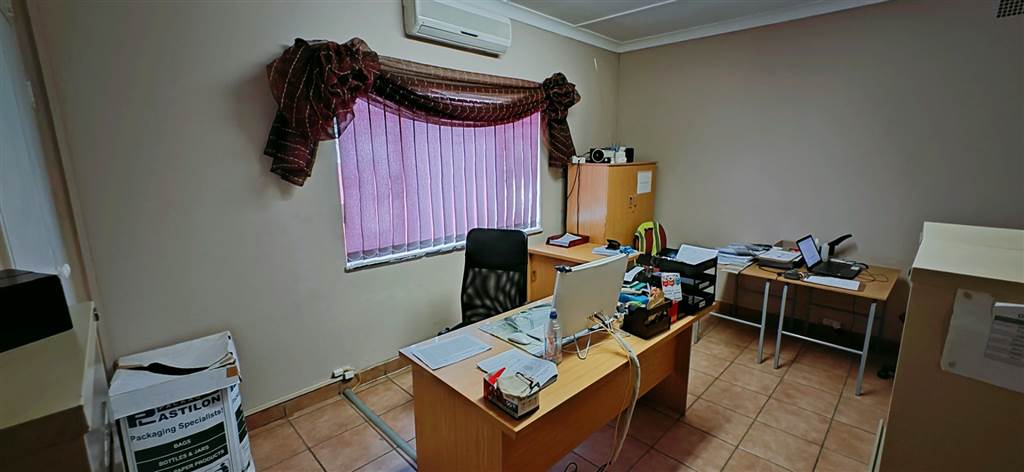 1740  m² Office Space in Pretoria North photo number 9