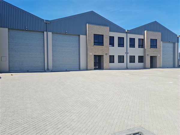 484  m² Industrial space