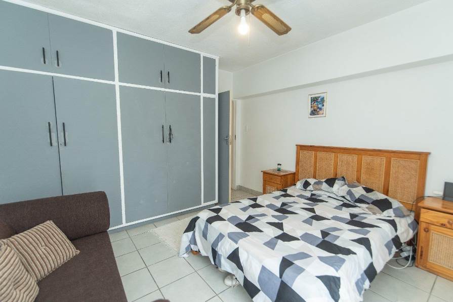 2 Bed Apartment in Humewood photo number 19