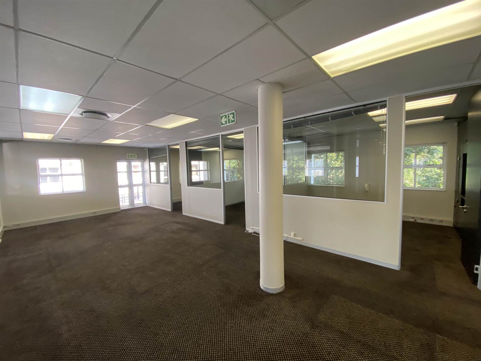 147  m² Commercial space in Steenberg photo number 1