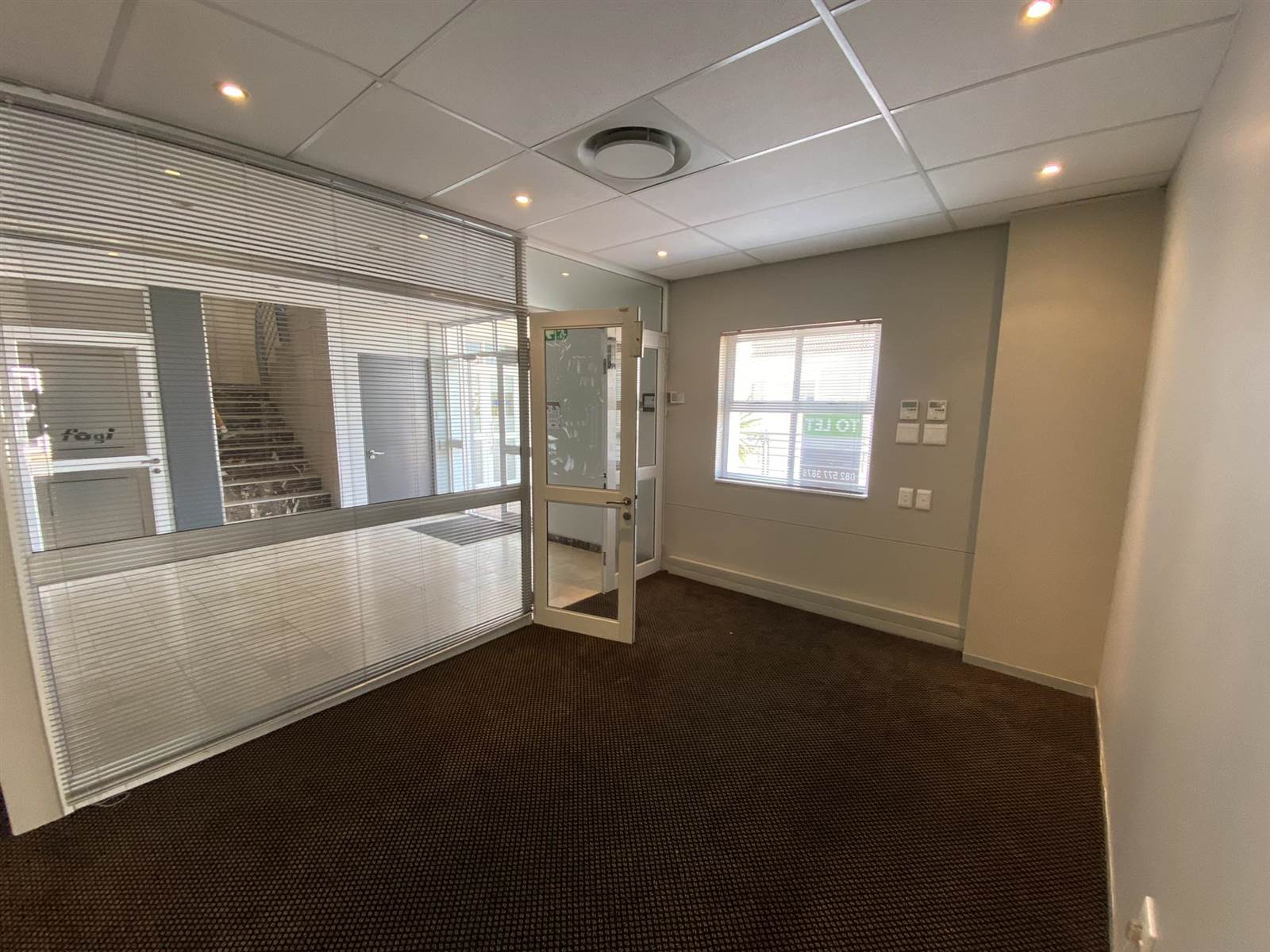 147  m² Commercial space in Steenberg photo number 3