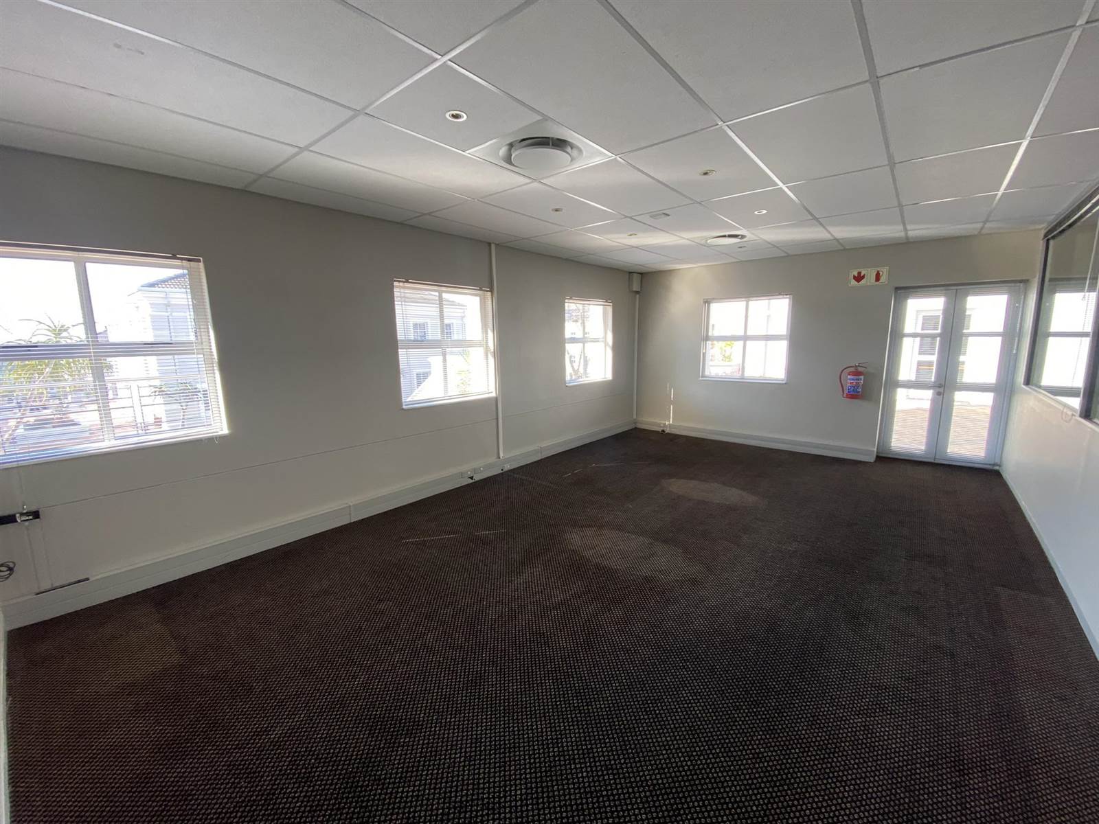 147  m² Commercial space in Steenberg photo number 5