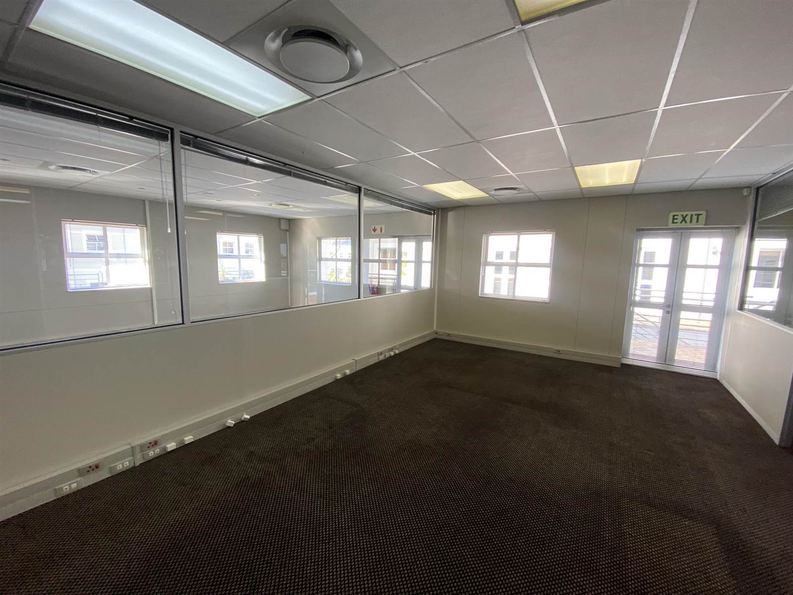 147  m² Commercial space in Steenberg photo number 6