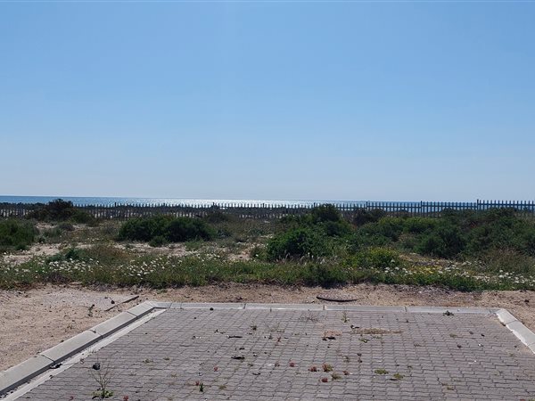 660 m² Land