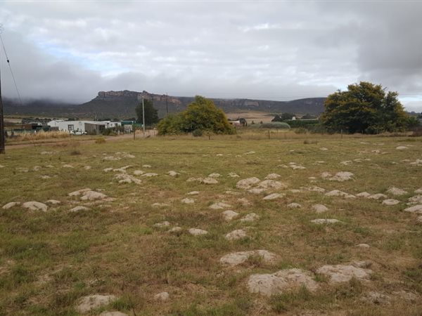 742 m² Land