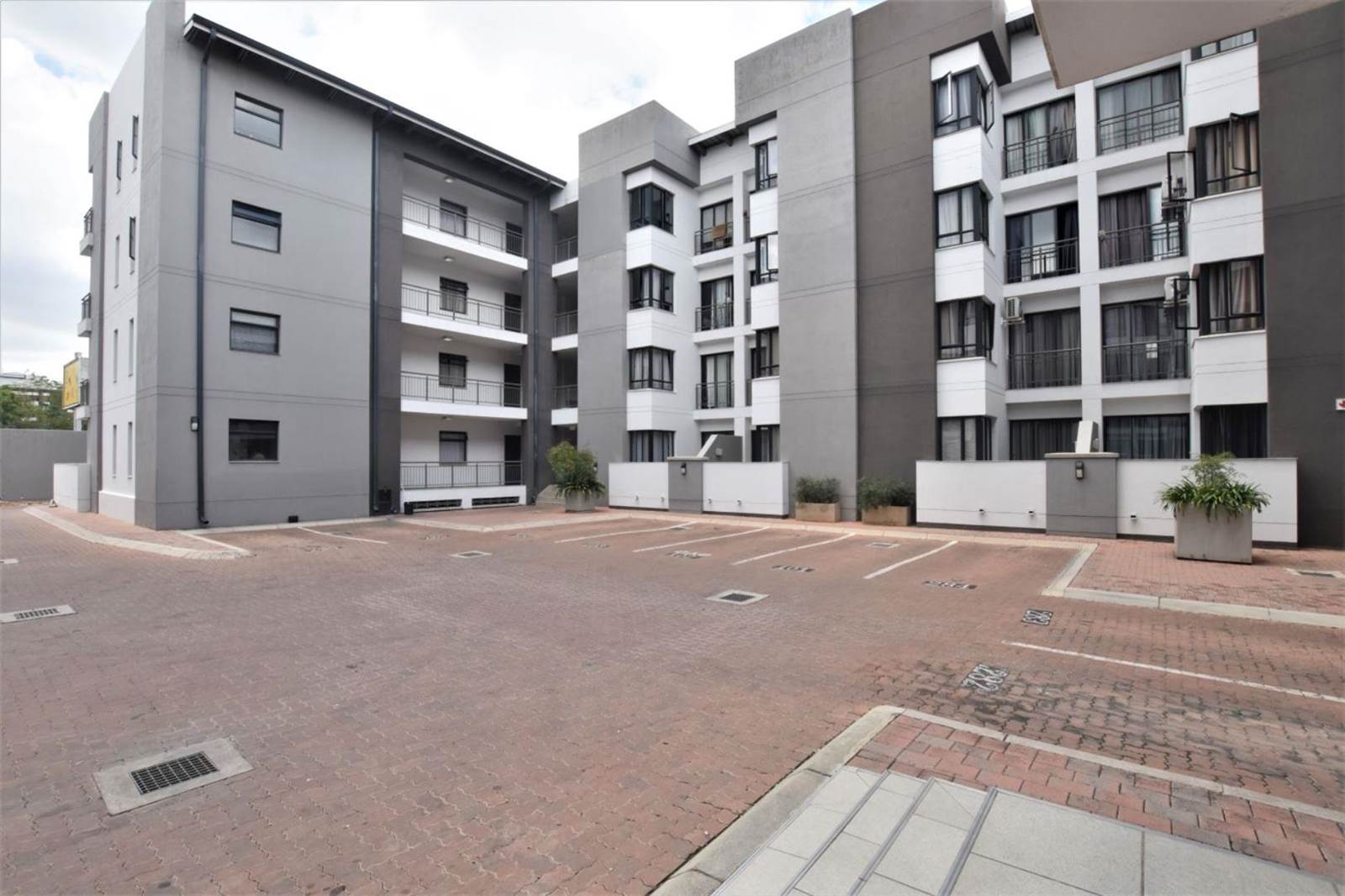 2 Bed Apartment in Rivonia photo number 30