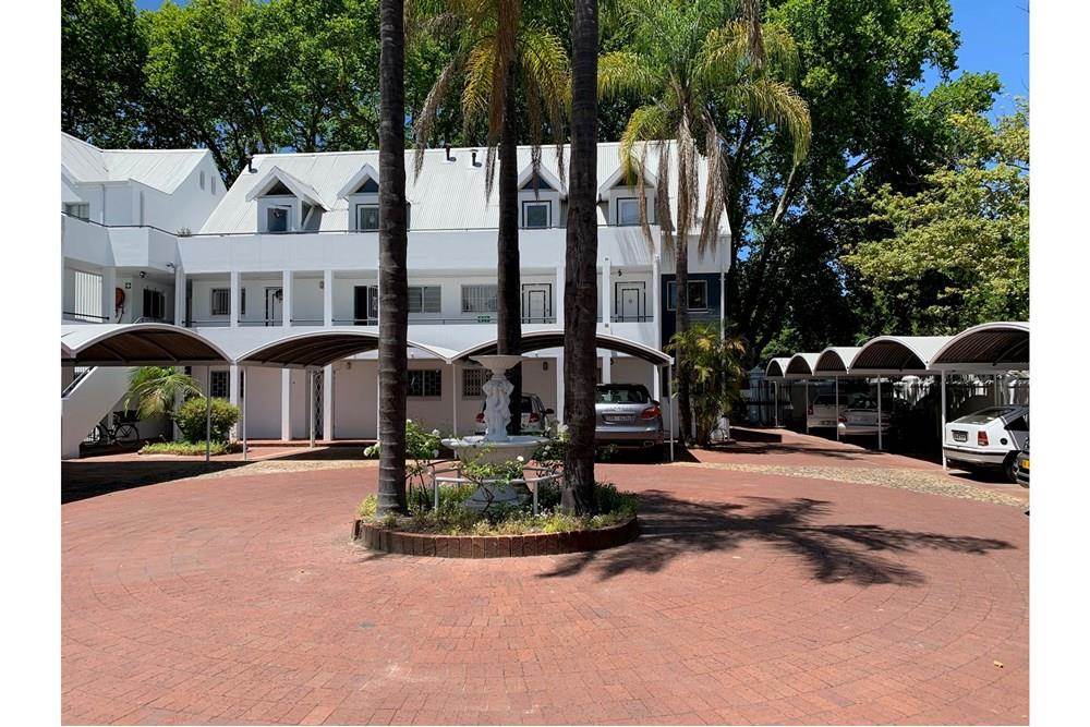 4 Bed Apartment in Stellenbosch Central photo number 1