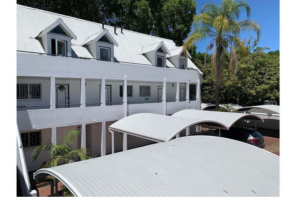 4 Bed Apartment in Stellenbosch Central photo number 4