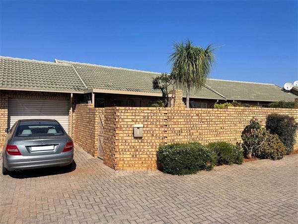 2 Bed Townhouse in The Willows
