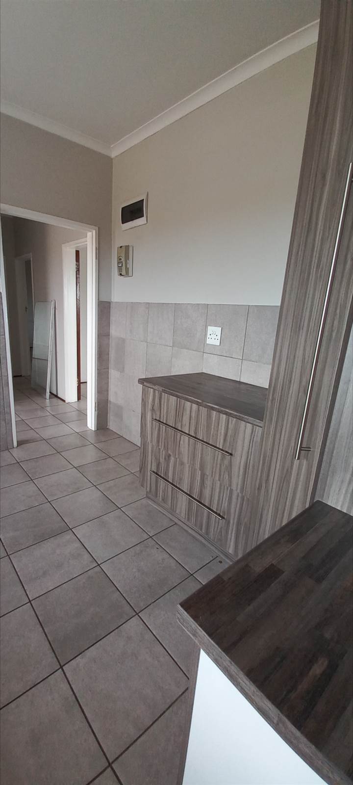 2 Bed Flat in Algoa Park photo number 6