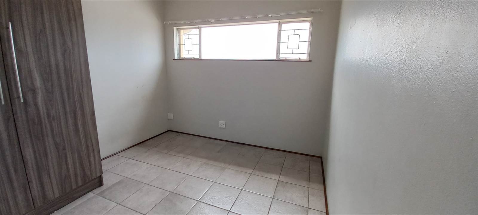 2 Bed Flat in Algoa Park photo number 7