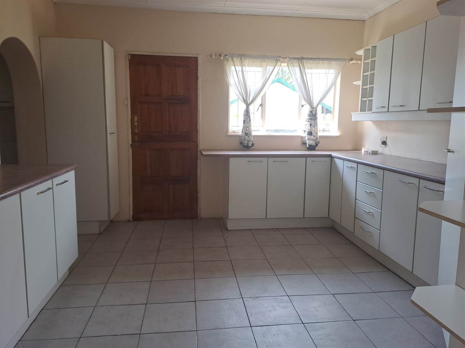 4 Bed House in Brakpan North photo number 9