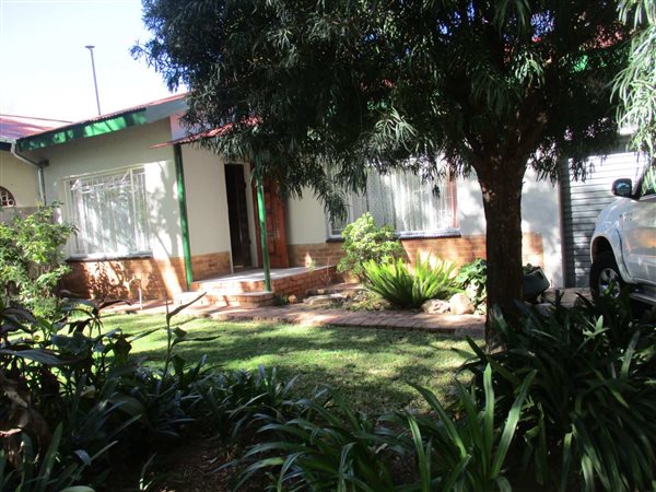 5 Bedroom House 5 Bedroom House