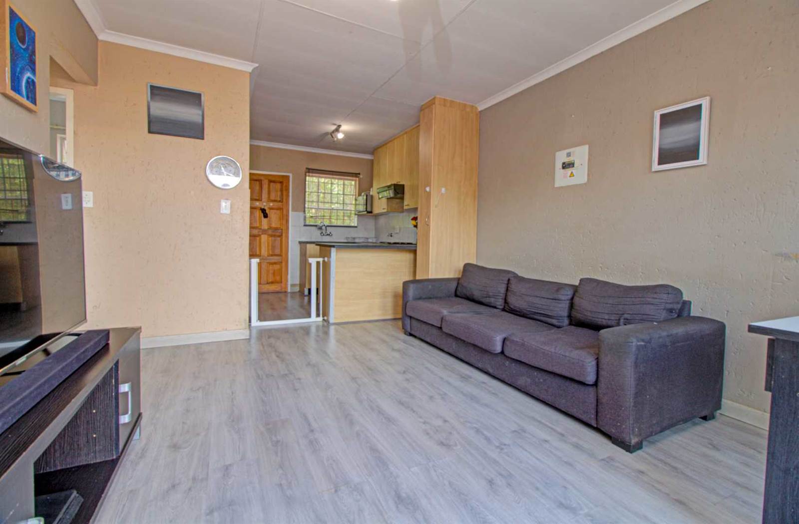 2 Bed Townhouse in Wilgeheuwel photo number 4