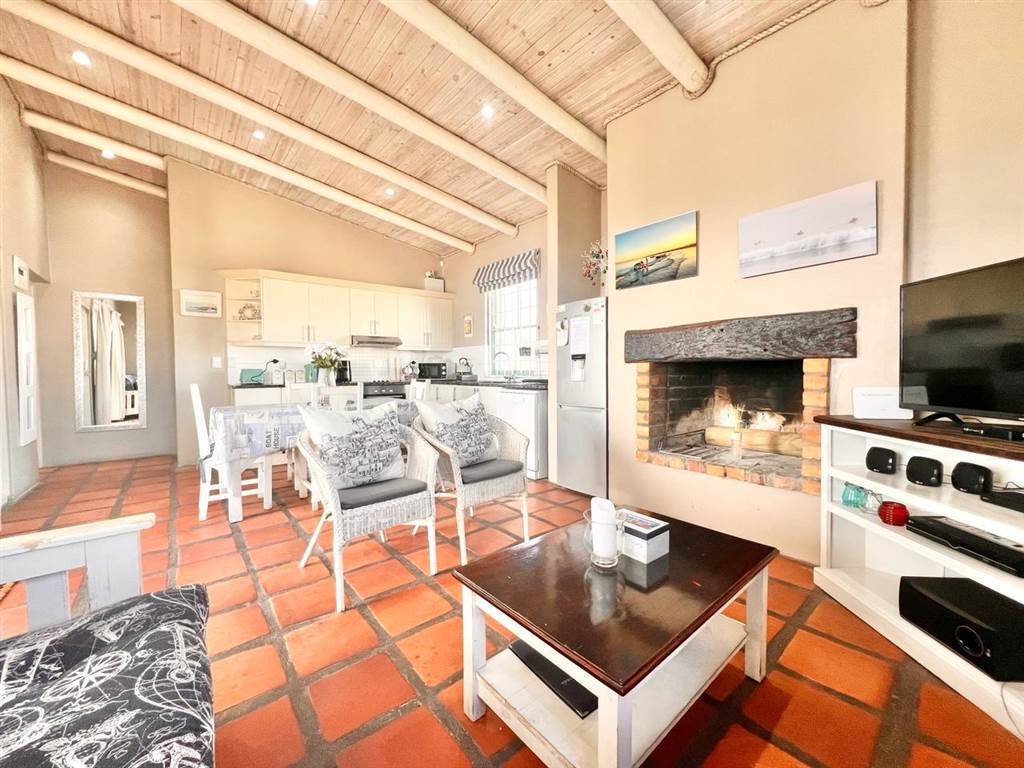 2 Bed House in Paternoster photo number 6