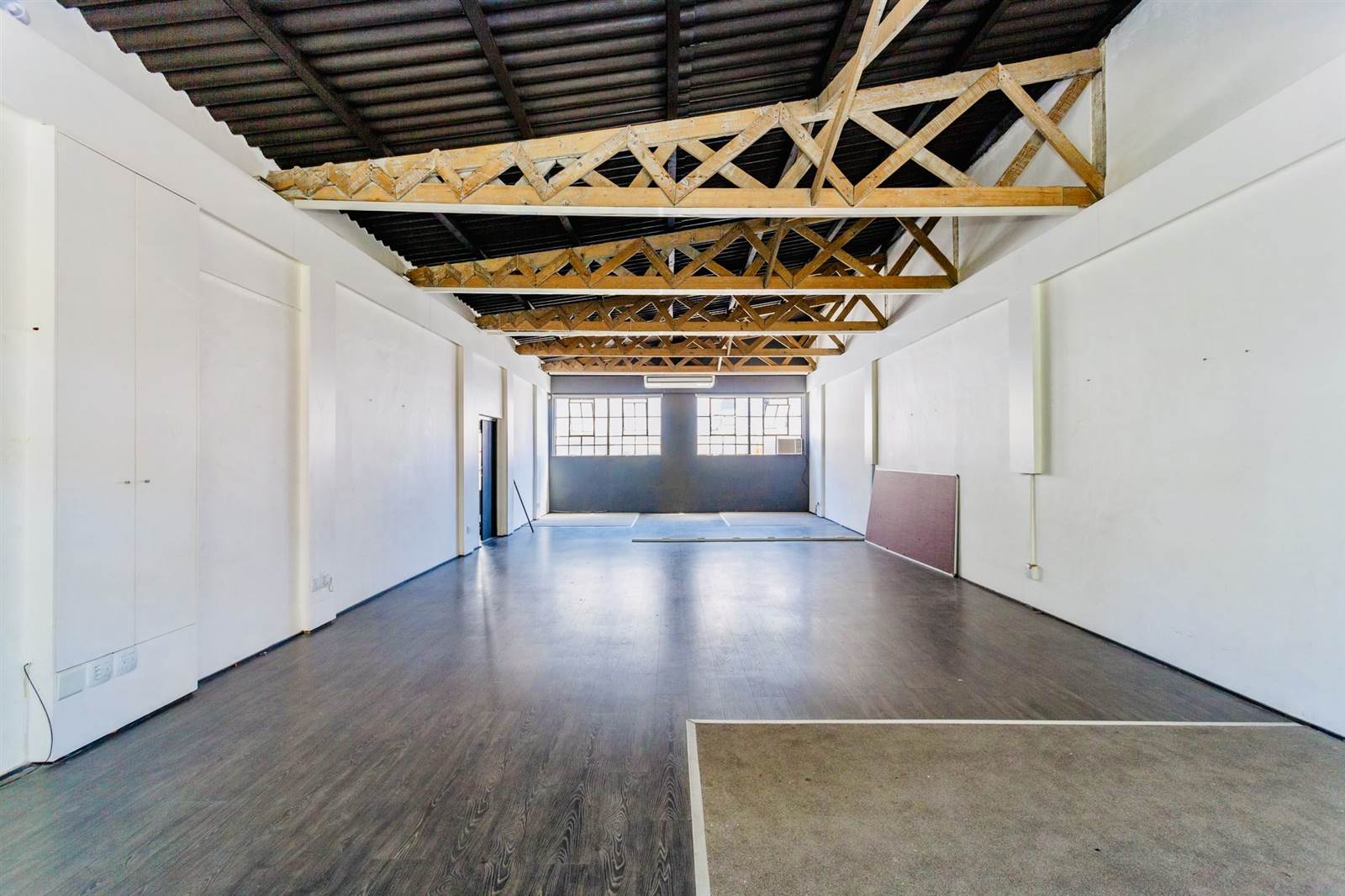332  m² Commercial space in De Waterkant photo number 3