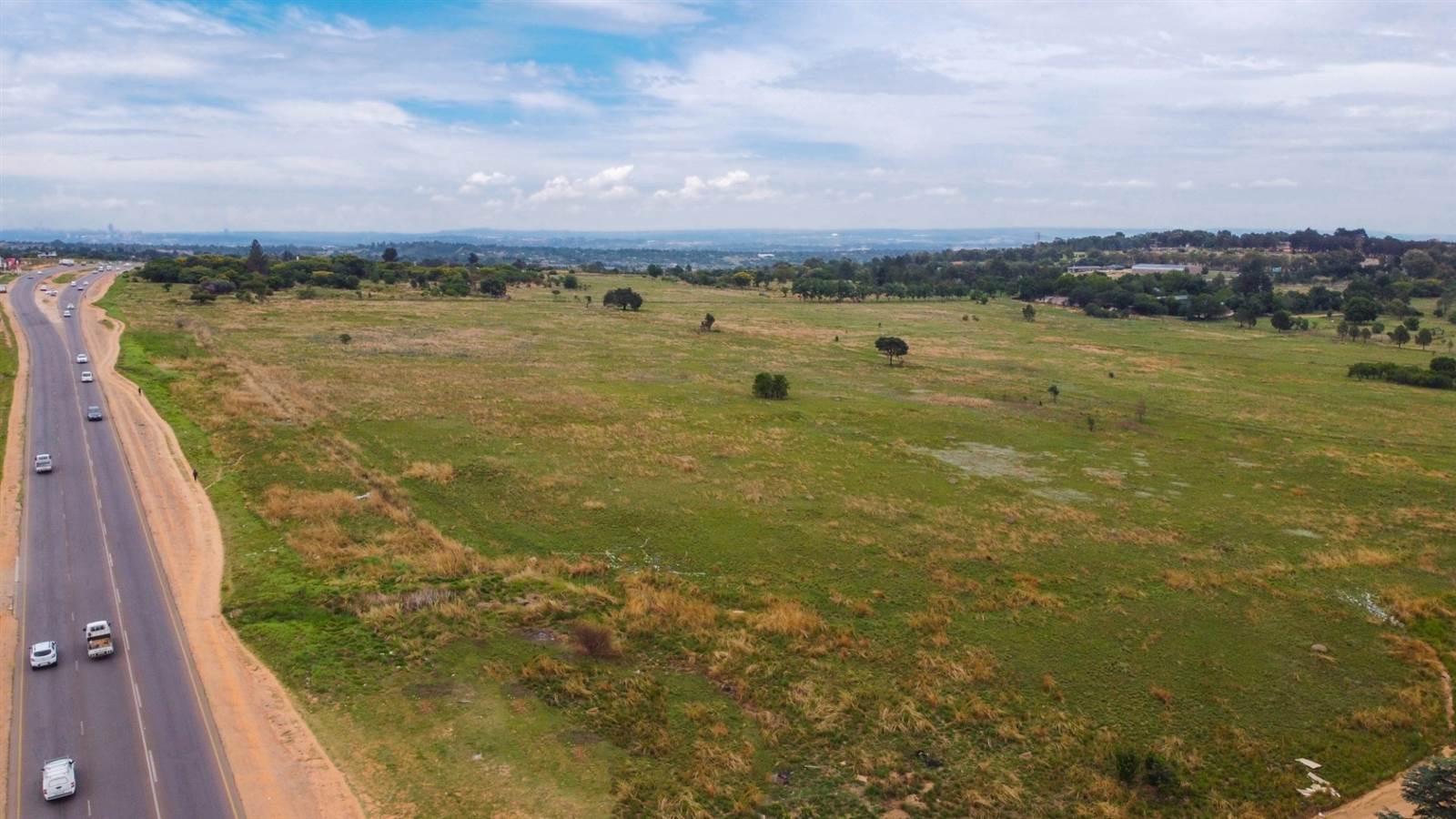 8.6 ha Land available in Blue Hills photo number 1