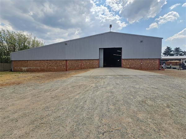 4 900  m² Industrial space