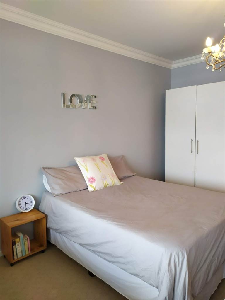 1.5 Bed Apartment in Morningside photo number 12
