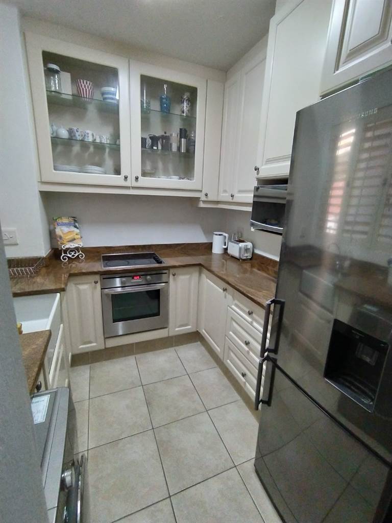 1.5 Bed Apartment in Morningside photo number 5