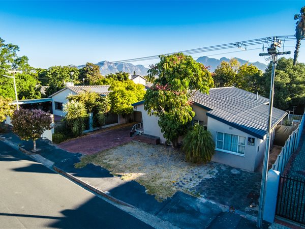 3 Bedroom House 3 Bedroom House