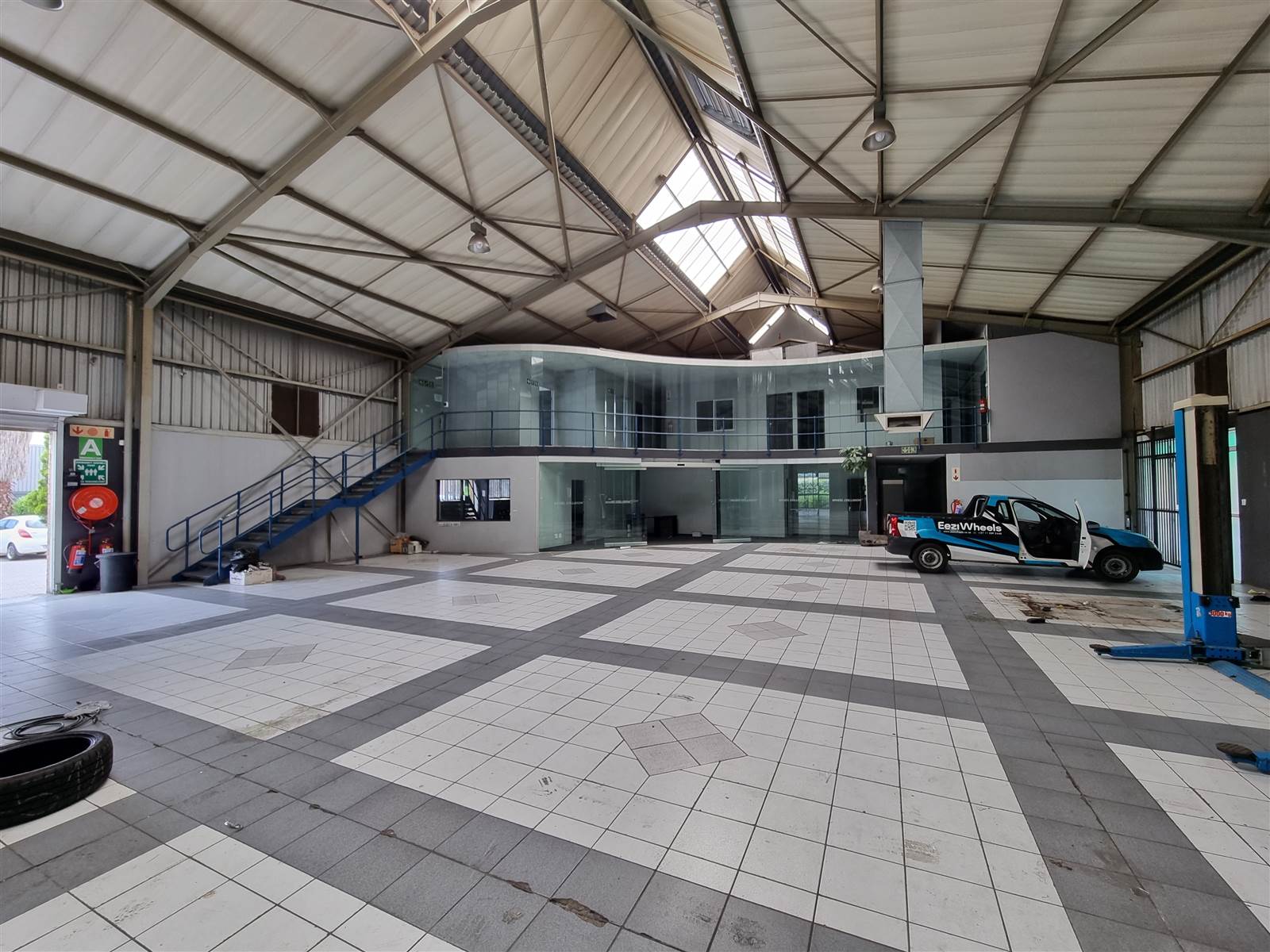 1350  m² Industrial space in Longmeadow photo number 3