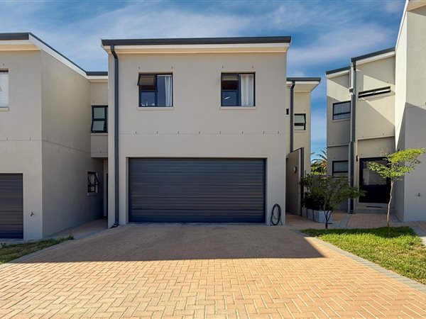 4 Bedroom House 4 Bedroom House