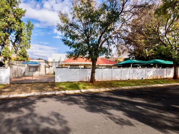 235  m² Commercial space in Edenvale