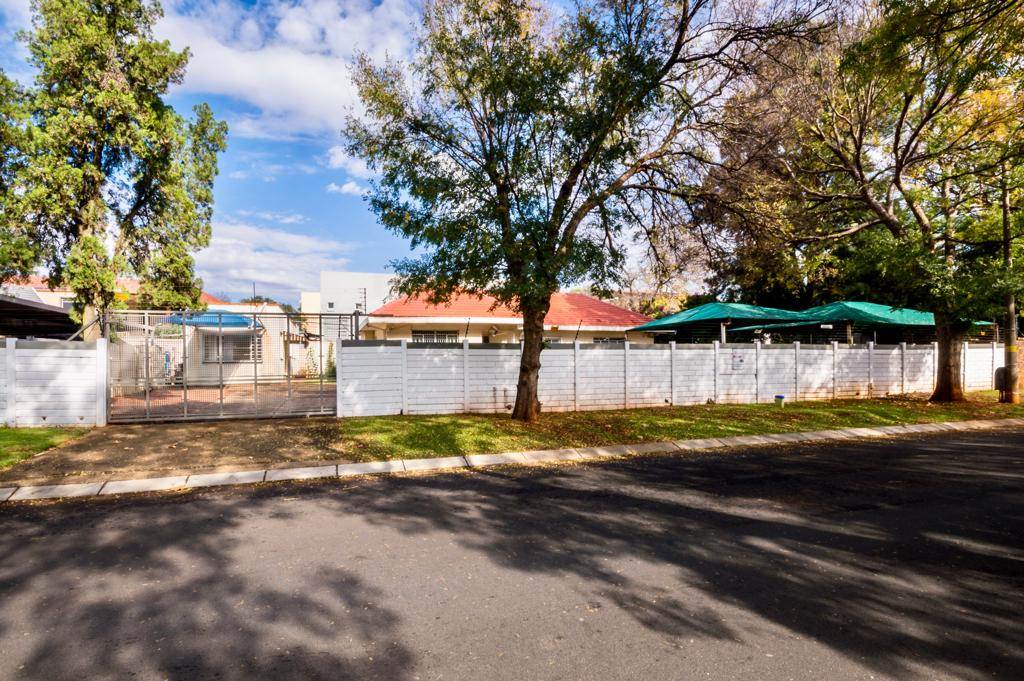 235  m² Commercial space in Edenvale photo number 1