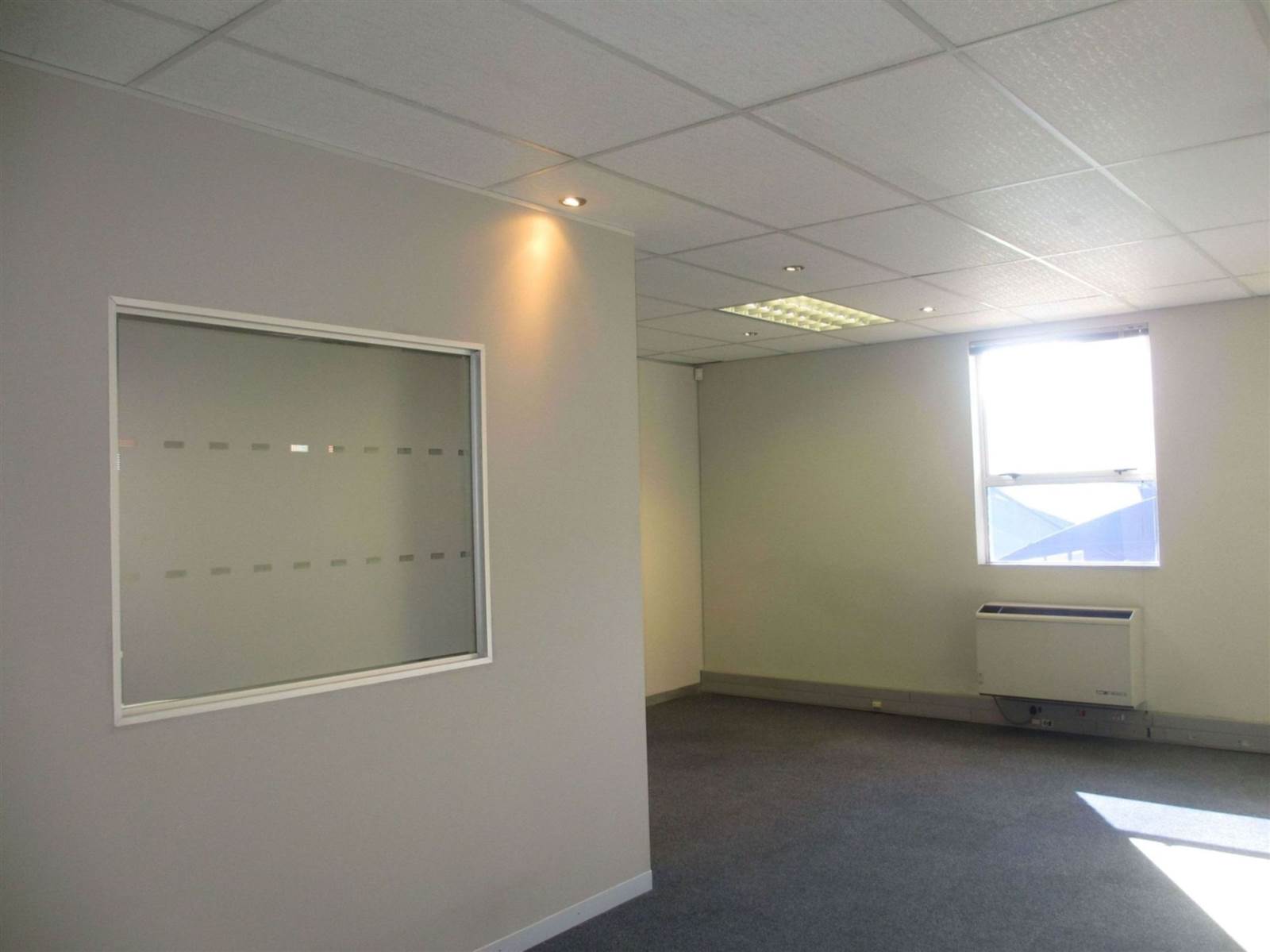 880  m² Commercial space in Fourways photo number 28