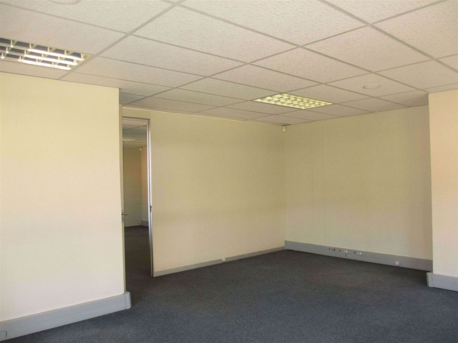 880  m² Commercial space in Fourways photo number 19
