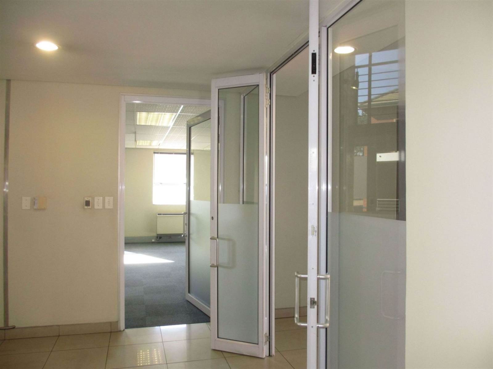 880  m² Commercial space in Fourways photo number 25