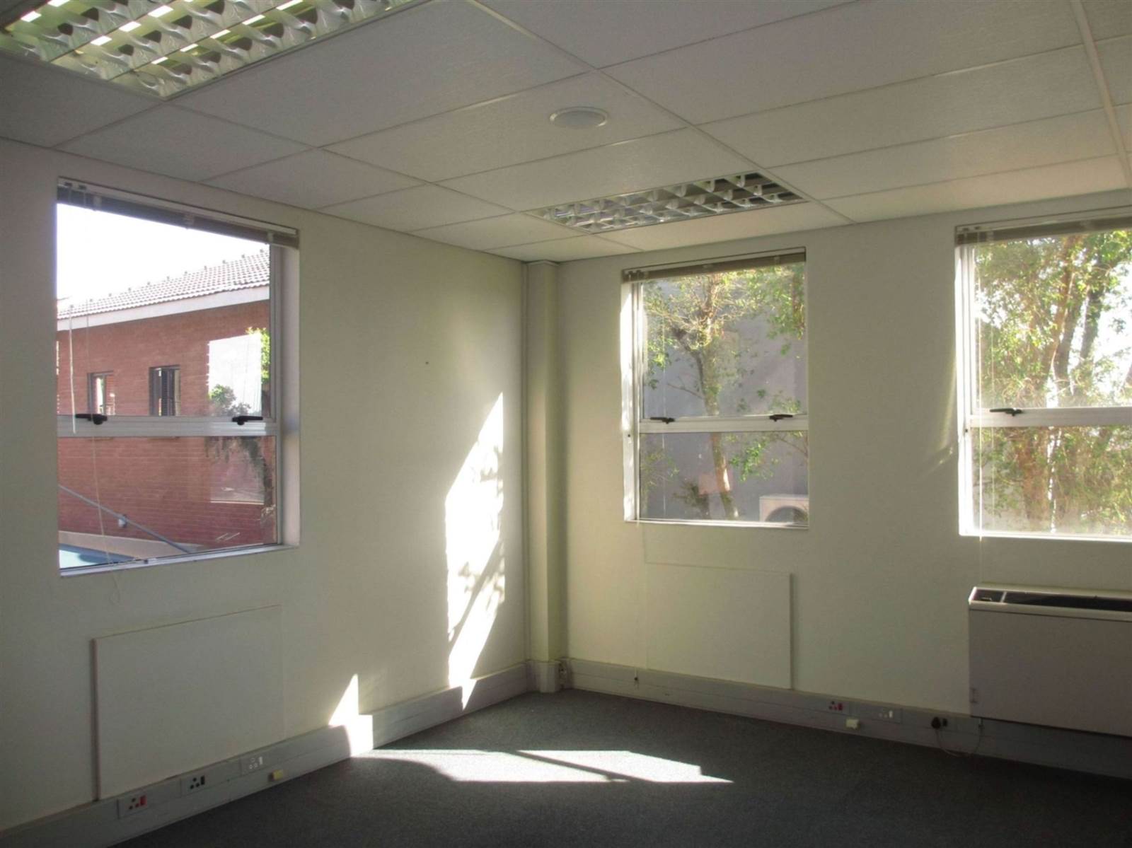 880  m² Commercial space in Fourways photo number 20