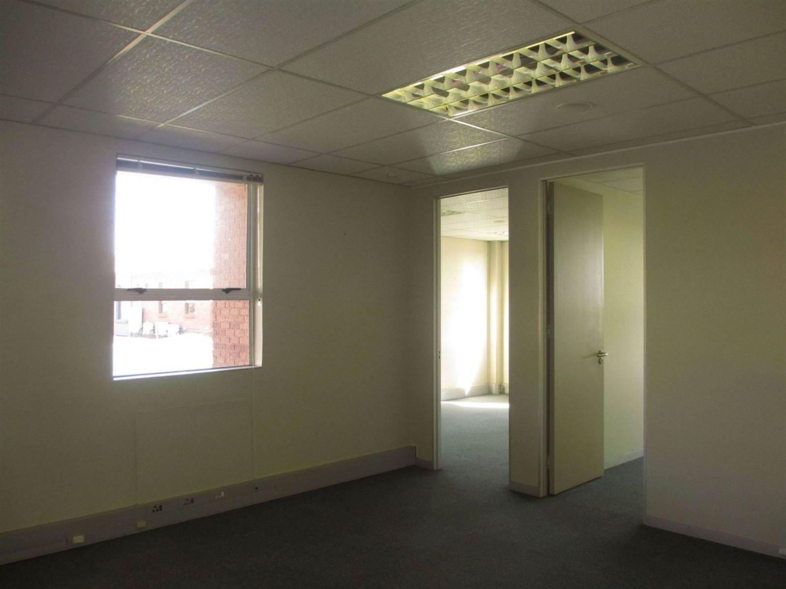 880  m² Commercial space in Fourways photo number 17