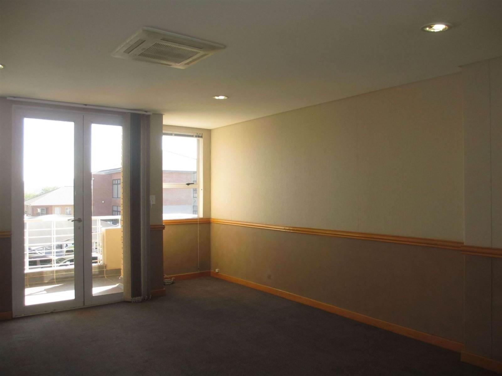 880  m² Commercial space in Fourways photo number 26