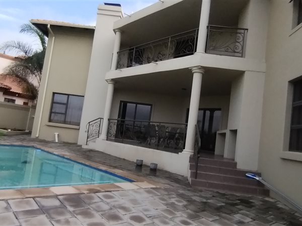 4 Bedroom House 4 Bedroom House