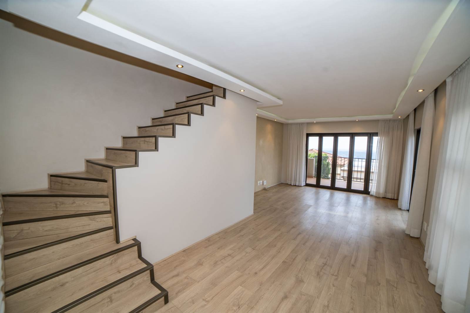 2 Bed Cluster in Northcliff photo number 3