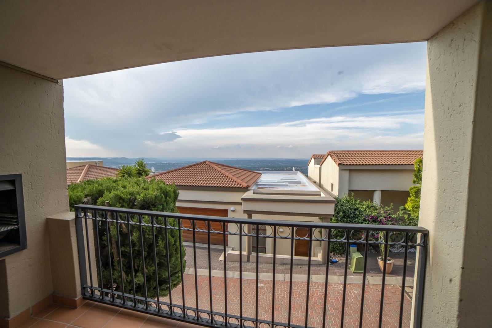 2 Bed Cluster in Northcliff photo number 9
