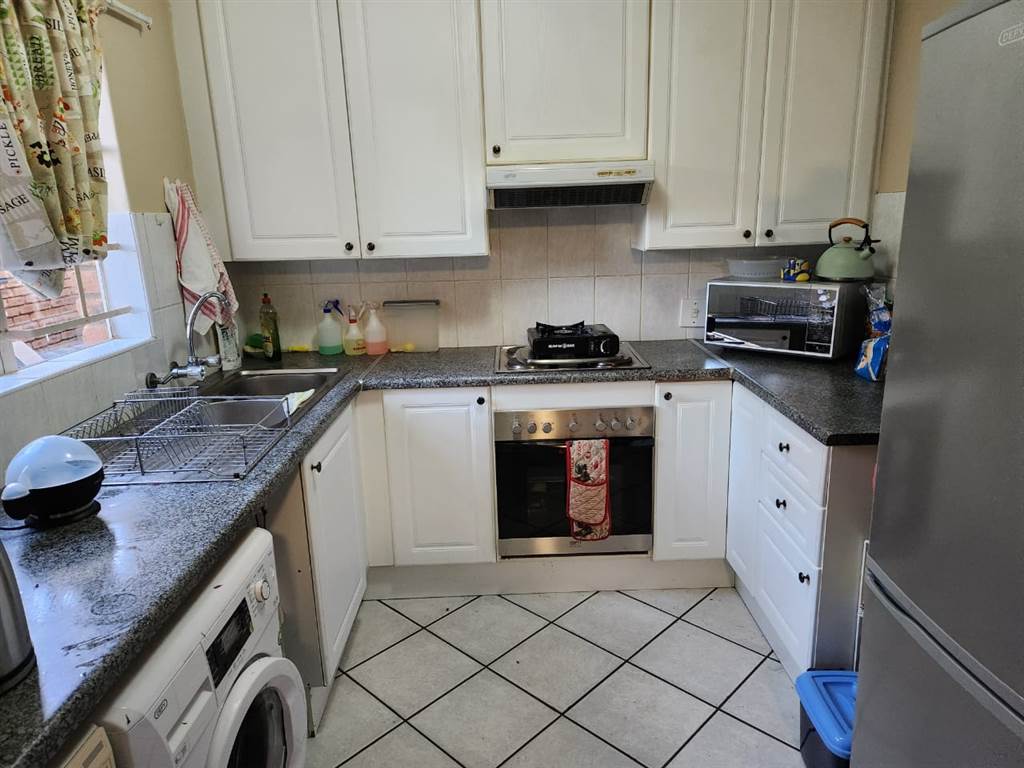 2 Bed Townhouse in Amberfield photo number 3