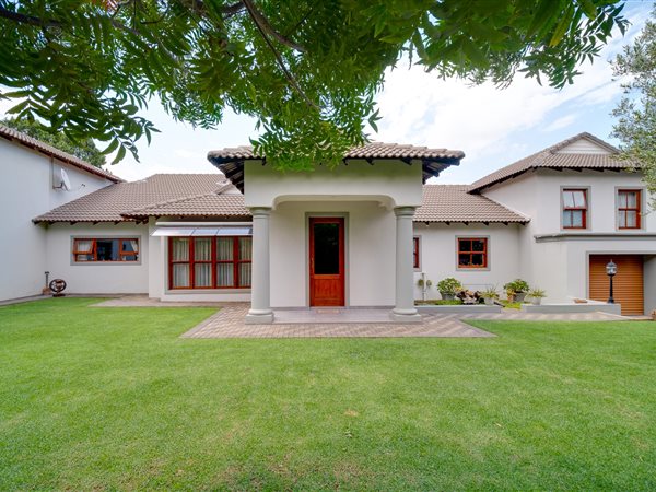 4 Bed House in Waterkloof