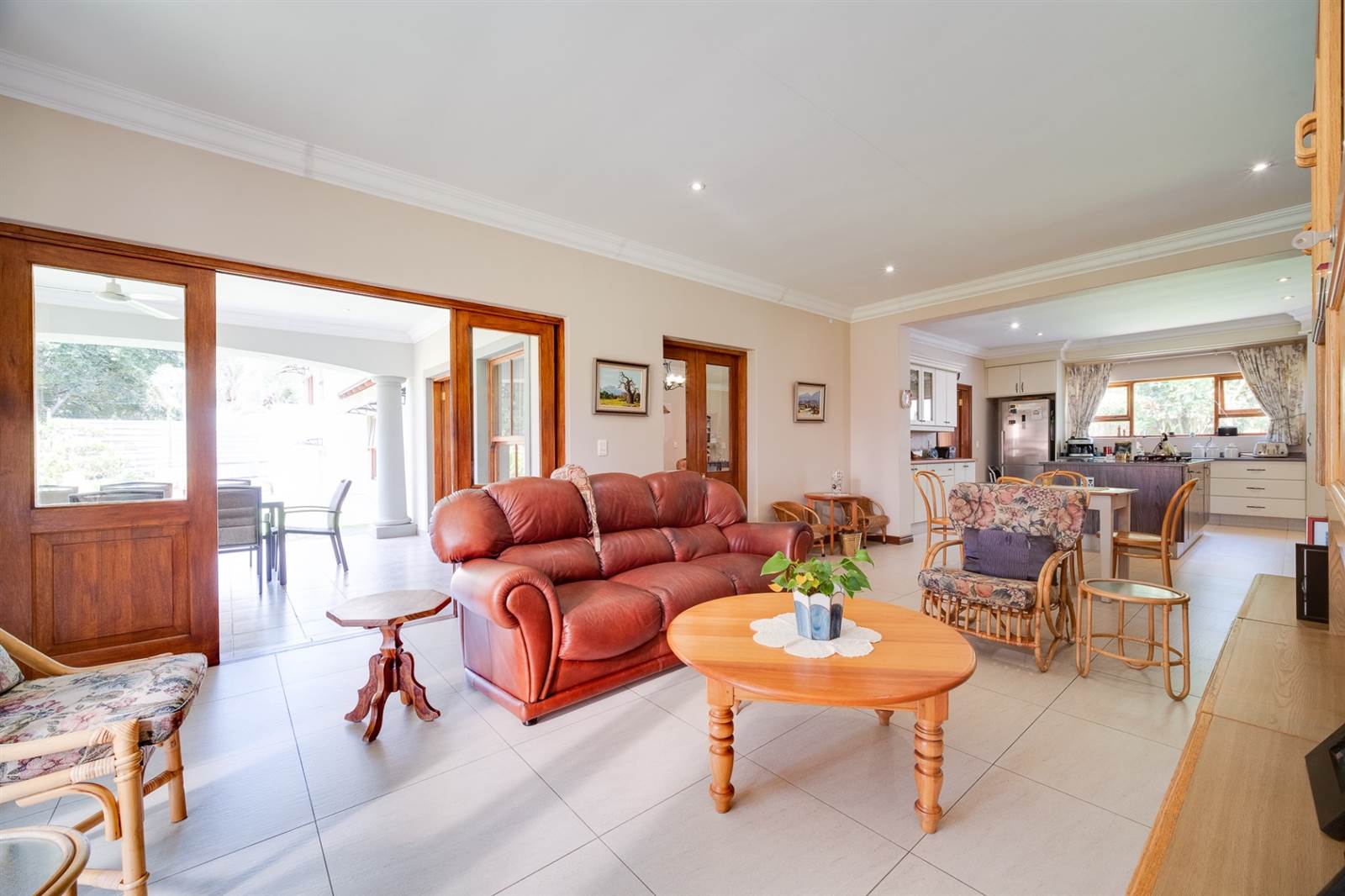 4 Bed House in Waterkloof photo number 15