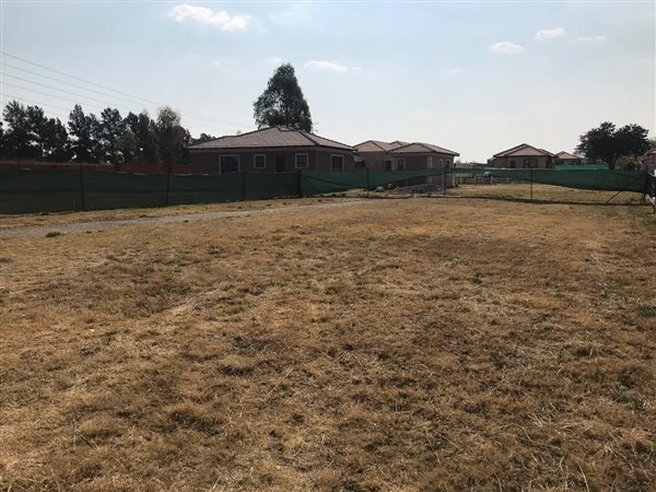800 m² Land available in Strubenvale